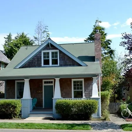 Grandma Dorothys Cottage By Seabrook Hospitality
